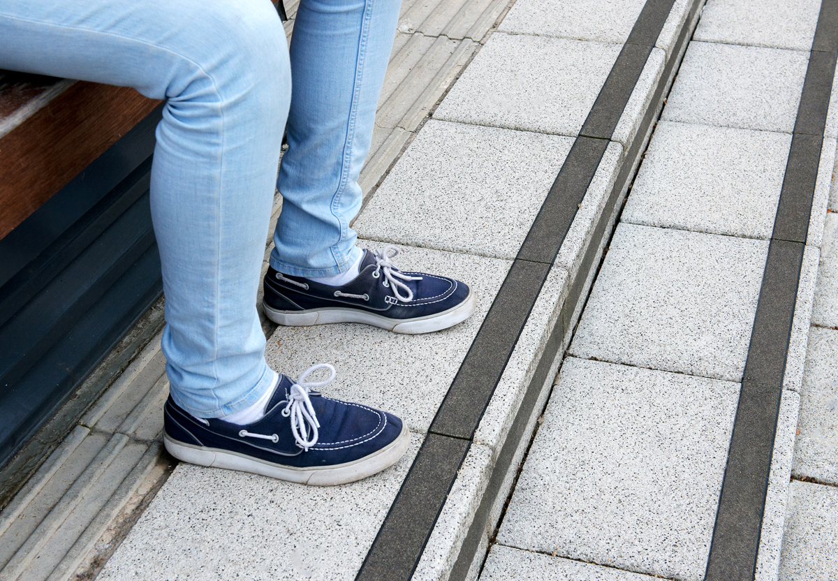 Mayfair Step Flags with Delineation Strip